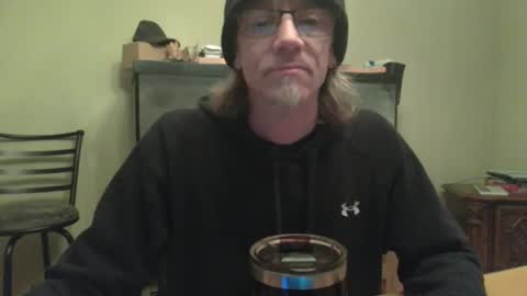 Snapshot of petefaquino chatting on January 2, 3:26 am pete online show from January 2, 3:26 am
