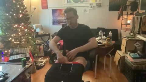 Snapshot of petehaze484617 chatting on December 27, 7:14 pm Pete Haze online show from December 27, 7:14 pm