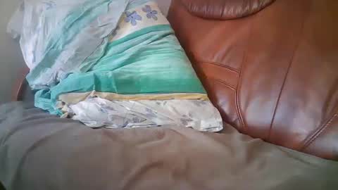 peterf83 online show from December 28, 10:47 am