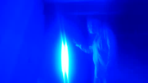 Sneaky Pete online show from April 12, 10:32 pm