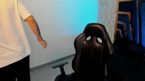 PETES EVANS new account online show from November 17, 11:19 pm