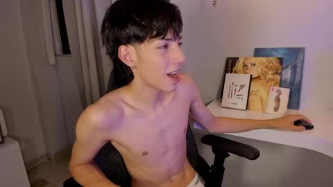 Phil.   INDEPENDENT MODEL online show from April 12, 4:26 am