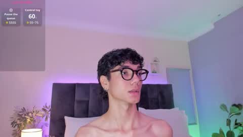 Phillip online show from December 15, 12:18 am