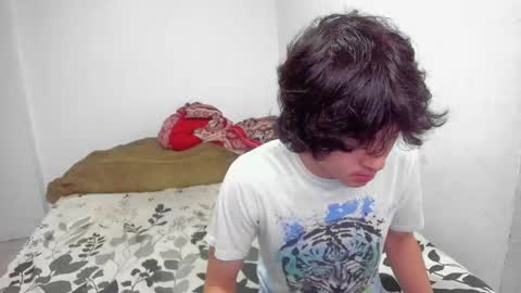 picaszomilos350 online show from November 24, 11:22 am