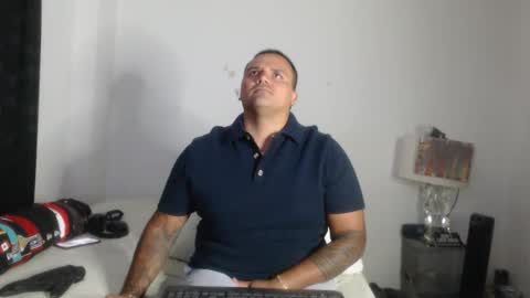 pikoro_gomez online show from March 4, 10:49 pm