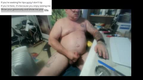 Snapshot of pini_z chatting on January 25, 9:14 pm pini_z online show from January 25, 9:14 pm