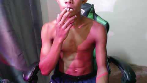 pinoy_sweetboy69 online show from April 3, 5:10 pm