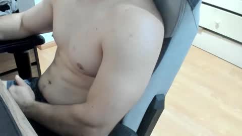 Snapshot of piolho17 chatting on September 22, 1:38 am piolho17 online show from September 22, 1:38 am