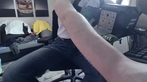 Hello ask me  . Im glad  to see you here in my room. Welcome PVT is open online show from April 21, 2:34 pm