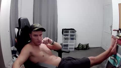 plkrisztian online show from November 15, 4:31 pm