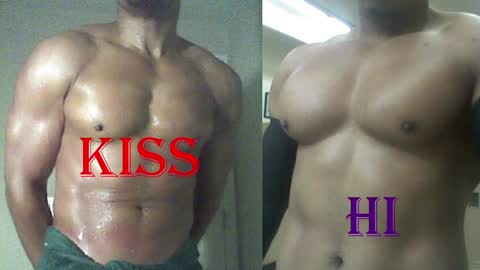 StraightPlush online show from April 4, 10:40 pm