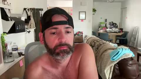 Slug online show from July 13, 8:00 pm