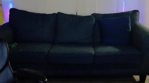 poo_c_licker213 online show from December 14, 6:31 am