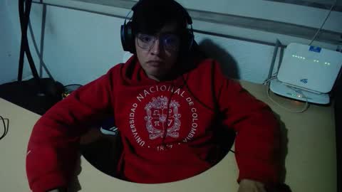 powerfulzeus2 online show from November 24, 2:56 am