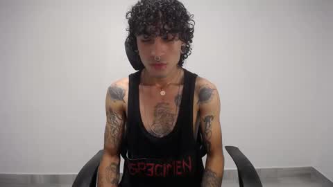 Plux online show from February 21, 3:01 am