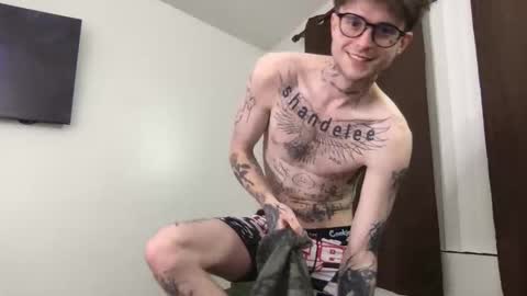 pretty boy online show from January 6, 3:21 am