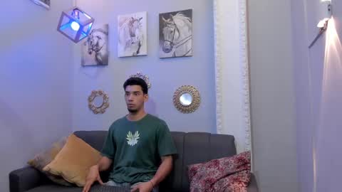 prince_arthur77 online show from February 13, 2:31 pm