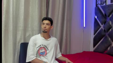 prince_arthur77 online show from December 3, 1:43 pm