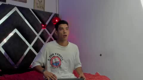 prince_arthur77 online show from January 3, 1:03 pm