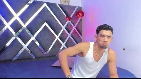 prince_arthur77 online show from January 14, 1:28 pm