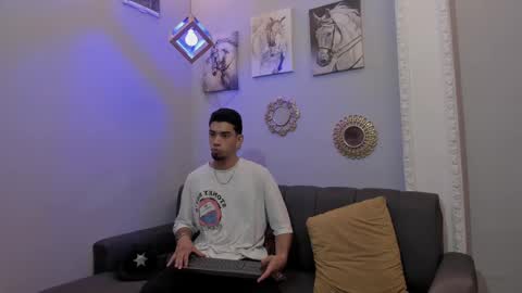 prince_arthur77 online show from February 27, 12:45 pm