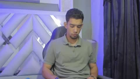 prince_arthur77 online show from January 22, 12:49 pm