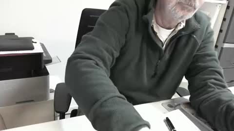 mature hairy guy online show from November 11, 6:13 pm