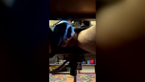 qwertytoes69 online show from July 12, 11:12 am