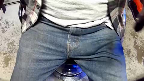 r2424 online show from December 4, 6:31 am