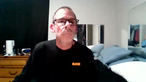 racefanjoe12 online show from April 12, 3:20 am