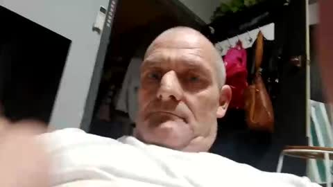 Snapshot of ragingzef69 chatting on October 19, 1:58 pm Bigthickdickinvic online show from October 19, 1:58 pm