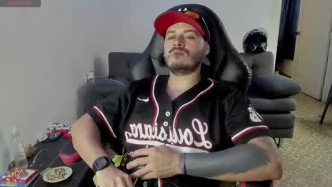 ragnar_lothbrok77 online show from December 16, 8:27 pm