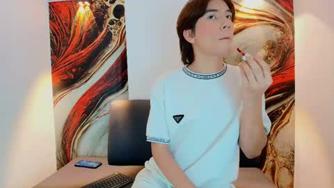 raphael_nyon1 online show from June 10, 4:03 am