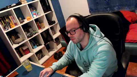 Snapshot of ravingr3d3 chatting on January 18, 12:39 am ravingr3d3 online show from January 18, 12:39 am