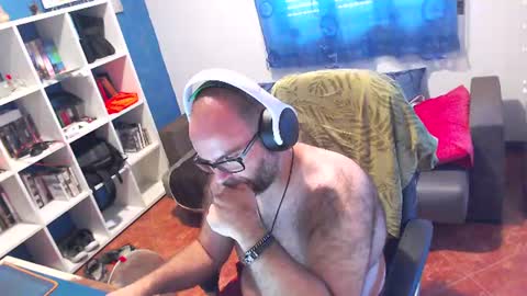 ravingr3d3 online show from July 1, 10:27 am