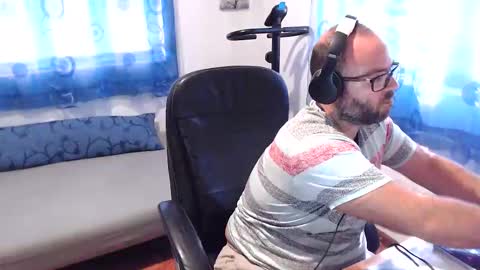 Snapshot of ravingr3d3 chatting on October 2, 3:38 pm ravingr3d3 online show from October 2, 3:38 pm