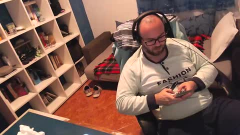 Snapshot of ravingr3d3 chatting on March 10, 1:01 am ravingr3d3 online show from March 10, 1:01 am