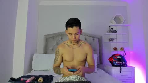 Raymond Stonee online show from January 4, 1:10 pm