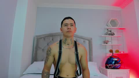 Raymond Stonee online show from January 12, 1:37 pm