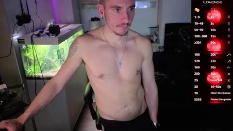 Rayzel online show from March 30, 6:31 pm