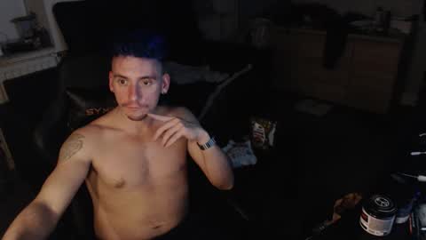 Rayzel online show from December 21, 11:24 pm