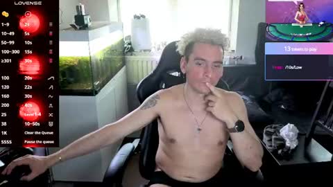 Rayzel White online show from July 7, 5:49 pm