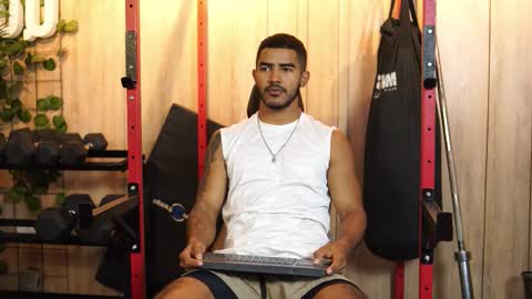 Snapshot of reik_von chatting on October 17, 12:31 pm Reik online show from October 17, 12:31 pm