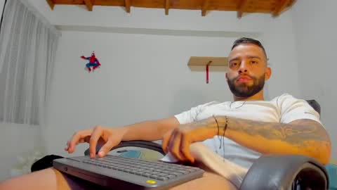 Rmy Steen online show from April 16, 2:11 am