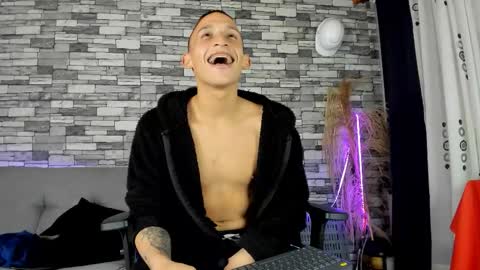 reymasterhot online show from October 19, 12:26 am