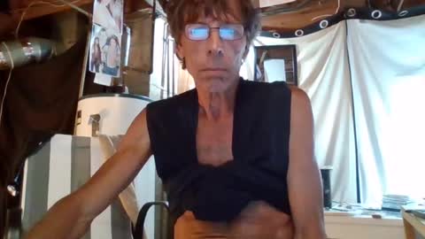 Dee online show from June 17, 10:17 am