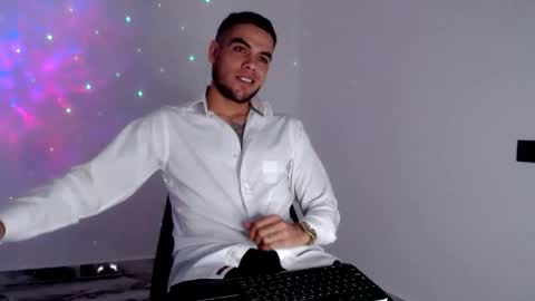 juan online show from April 10, 11:01 pm