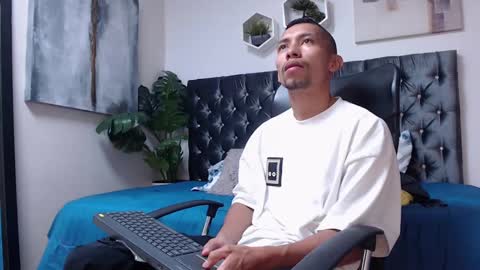 richar_voller online show from January 16, 11:15 am