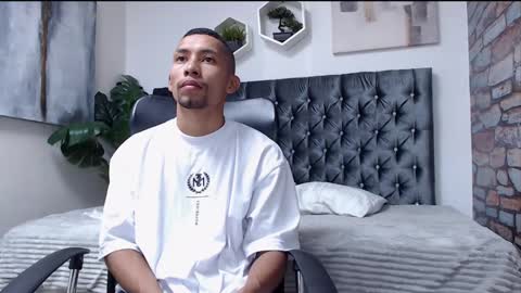 richar_voller online show from December 18, 11:24 am