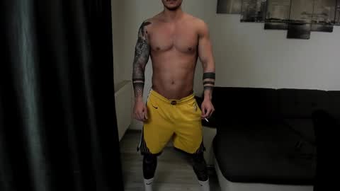 RichardDarell online show from April 2, 5:48 am